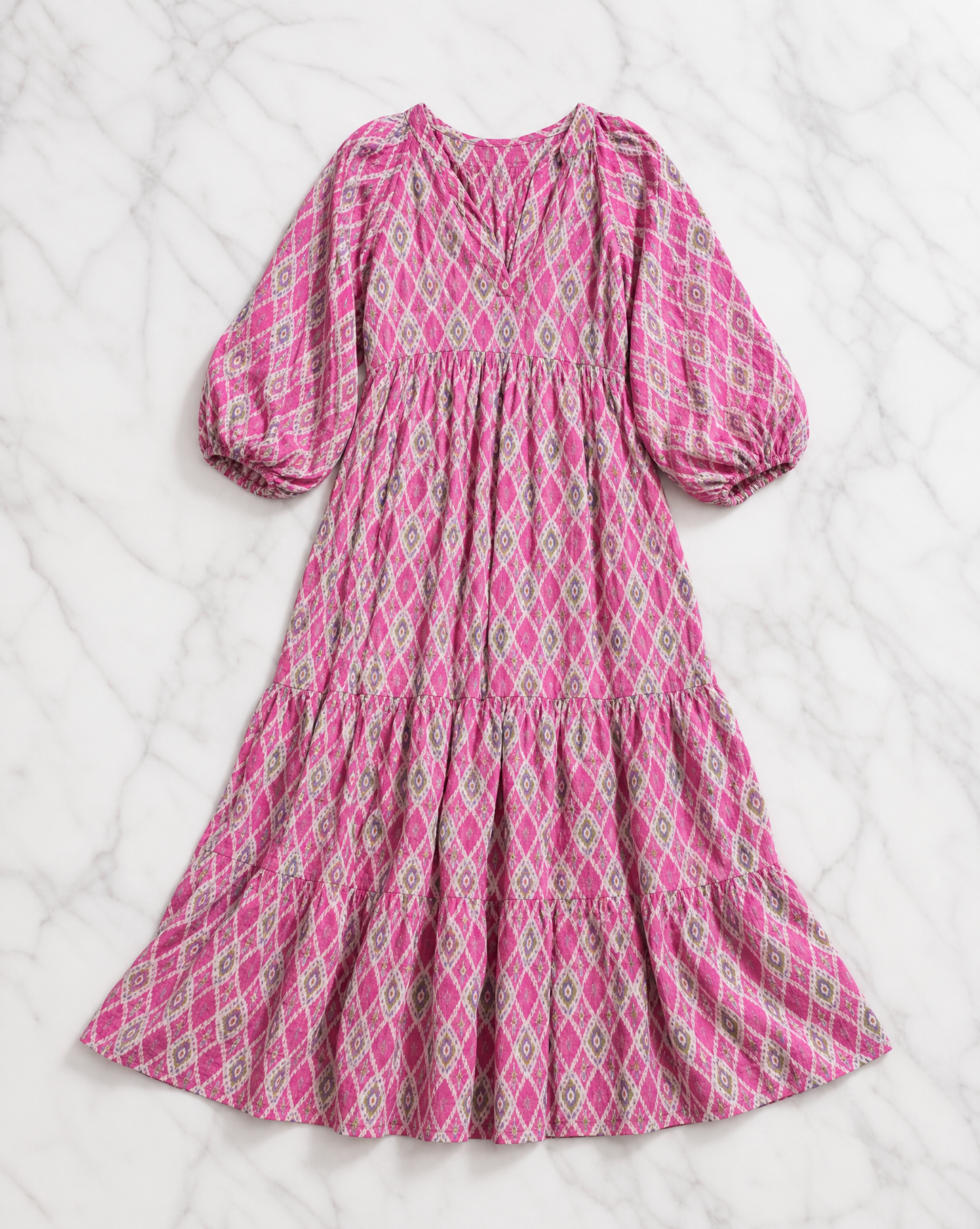 Jaqueline | Robe midi à manches trois-quarts et col en V, imprimée