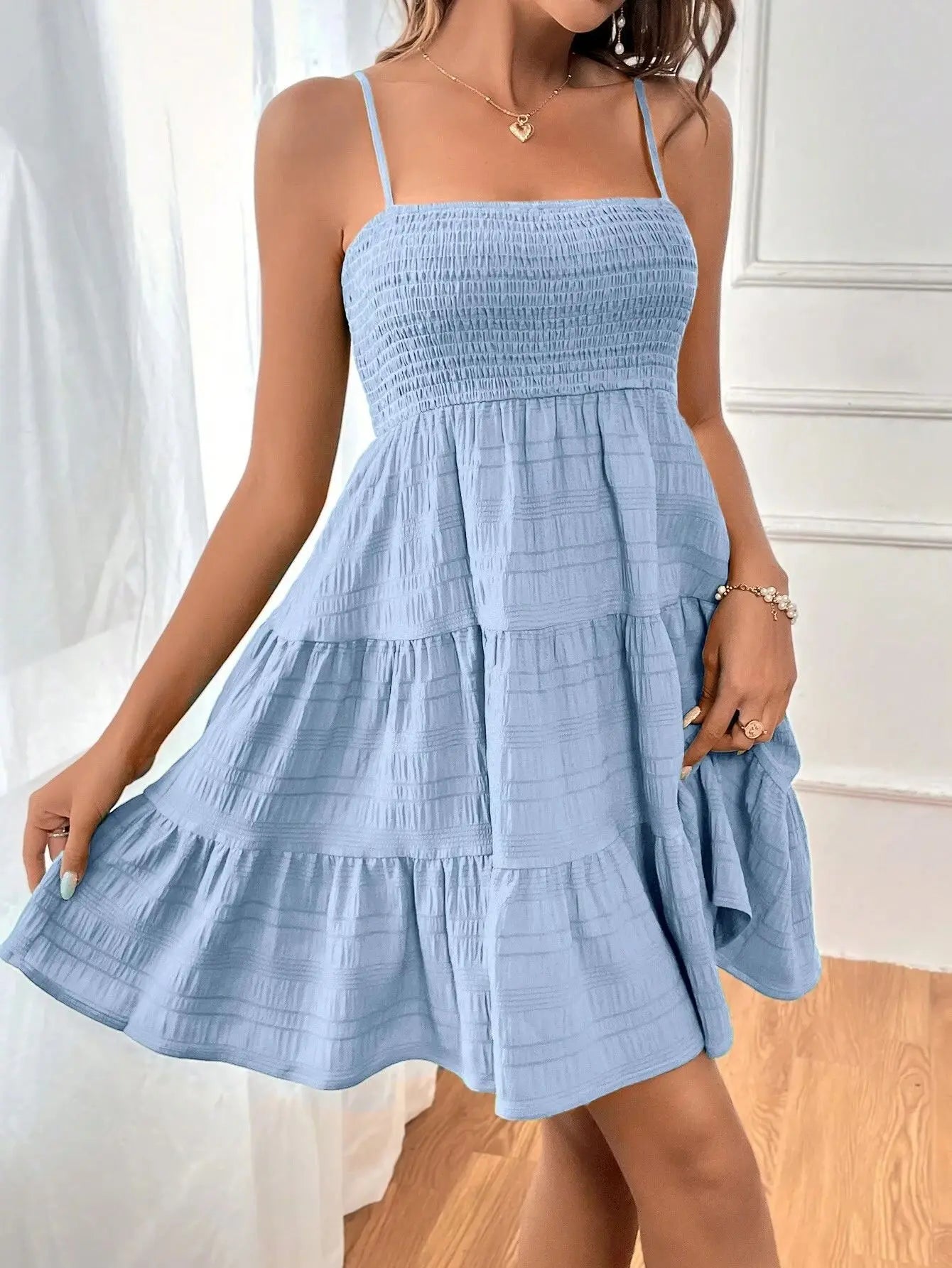 Robe bleue à bretelles fines pour femmes